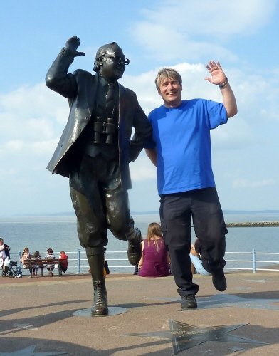 ERIC MORECAMBE STATUE Morecambe